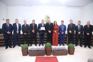 Paulo Abi-Ackel &eacute; reconhecido como Cidad&atilde;o Honor&aacute;rio de Maria da F&eacute;